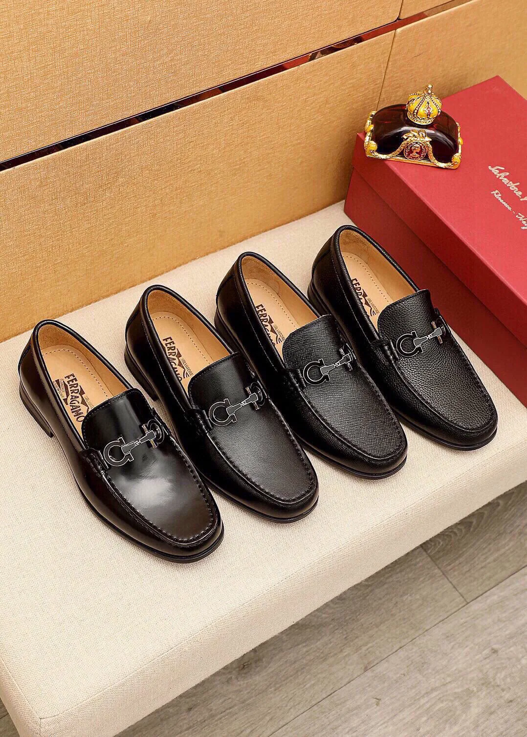 Men's shoes 💰480 💐 Product trademark: Ferragamo "Ferragamo" casual leather shoes Regular size: 38-44 (45🉑️customized) Product materials: Selected imported first-layer pebbled cowhide leather upper + luxury hardware buckle, imported water-dyed cowhide leather lining. Strong three-dimensional visual effect, original outsole color: 4⃣️seed leather materials available
